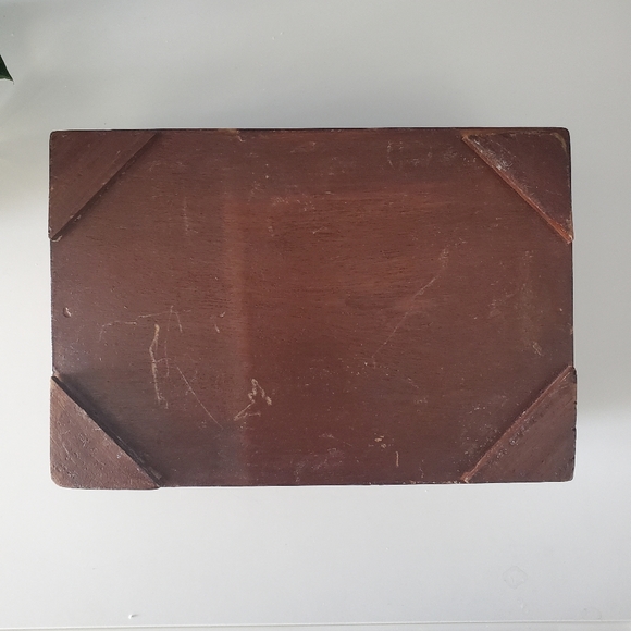 Hand Carved Wood Jewlery Box with Bronze Inlay and Working Lock System - Picture 13 of 14